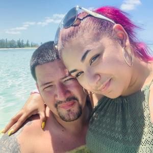 Meet your Posher, Bee